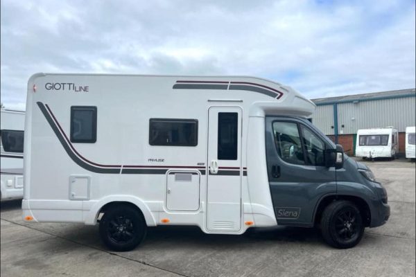 Gino 3/4 berth motorhome Hire in Derbyshire, UK