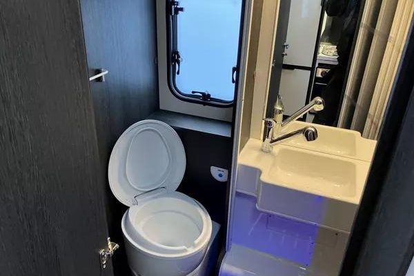 WhatsApp Image 2025-09-26 at 20.34.40_818e8375 WhatsApp Image 2025-09-26 at 20.34.40_818e8375